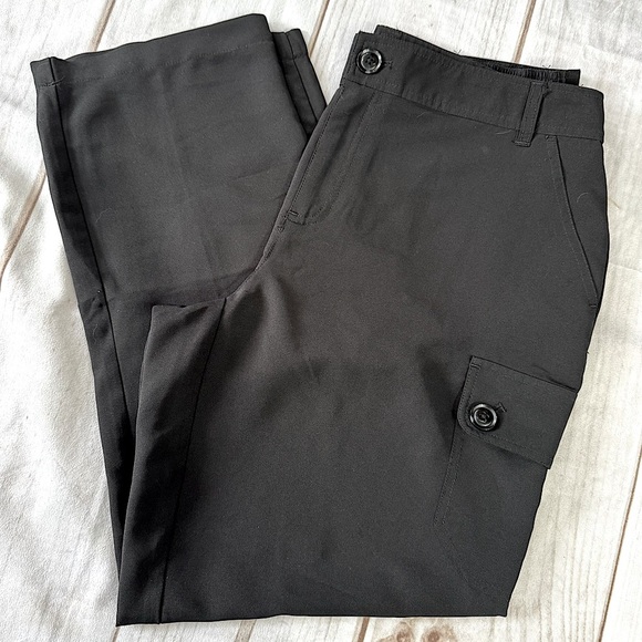 Chico’s Black Cropped Cargo Ankle Pants Lightweight and Silky Comfort Waistband - Picture 1 of 7